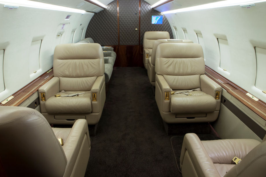 Bombardier Challenger 604 – Delightful Travel